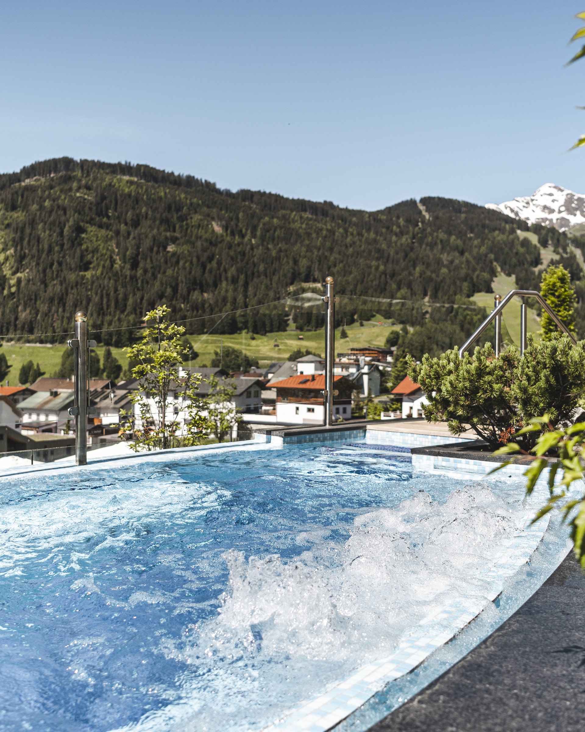 Badefreuden im Hotel mit Pool in Serfaus